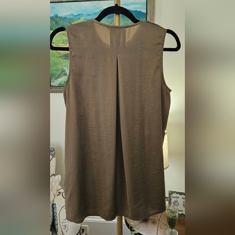 Banana Republic Heritage Collection Sleeveless Silky Green Blouse Size XSmall - Picture 4 of 4